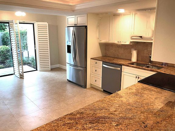 kitchen inside (1)