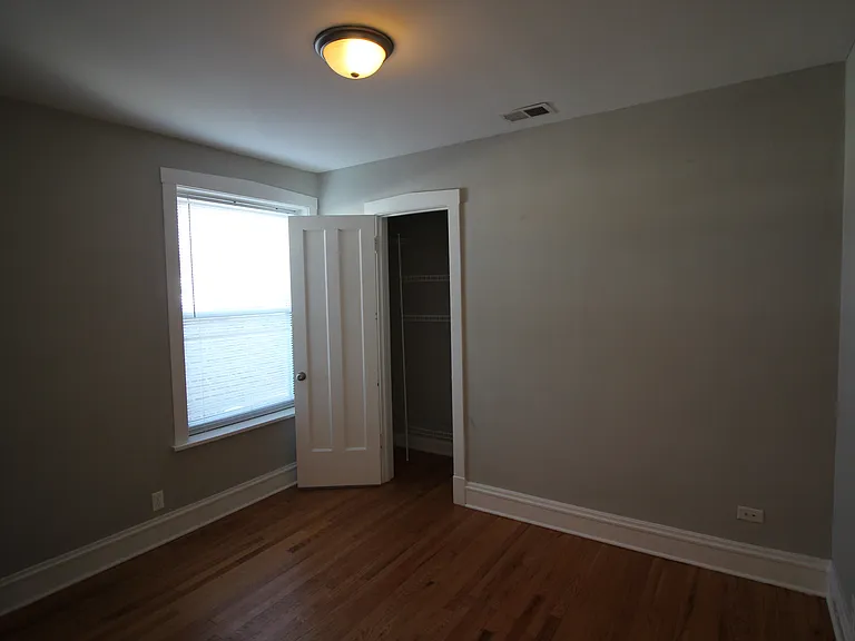 5344 N Paulina St — Photo 5