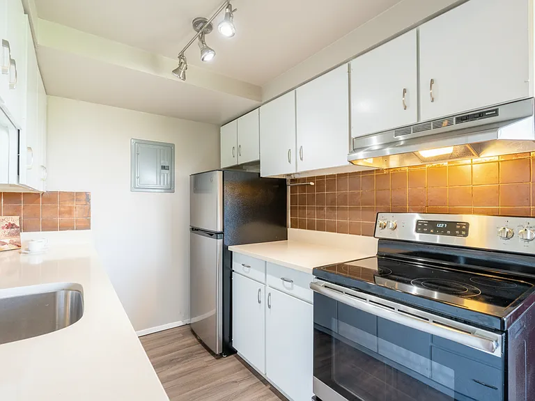 Hamlin Place — Photo 14