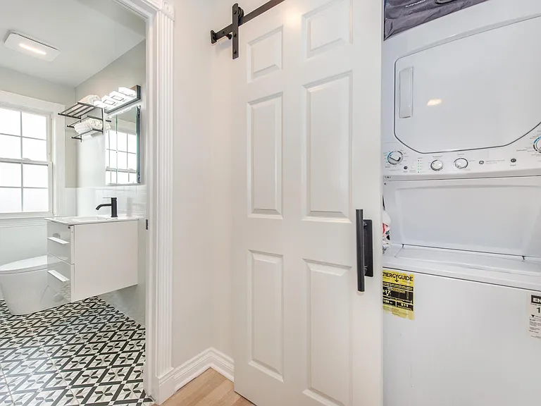 67-75 New England Ave #73G — Photo 6