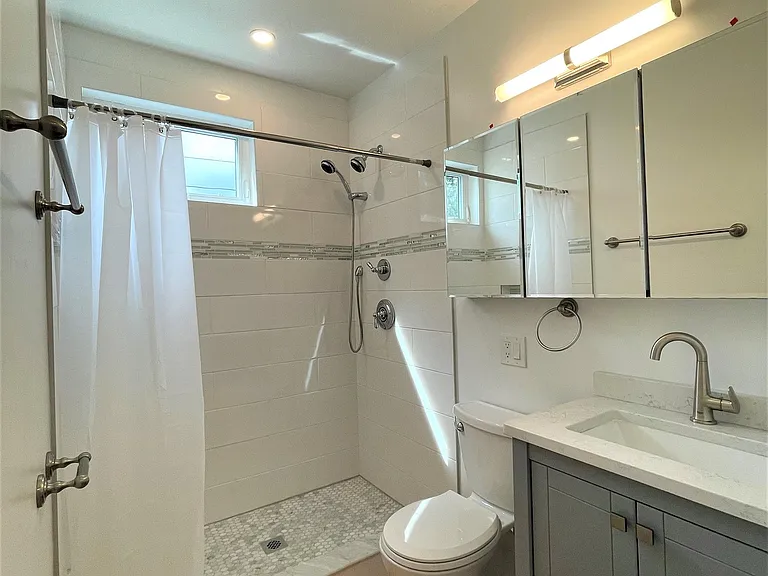 29 Green St #8 — Photo 4