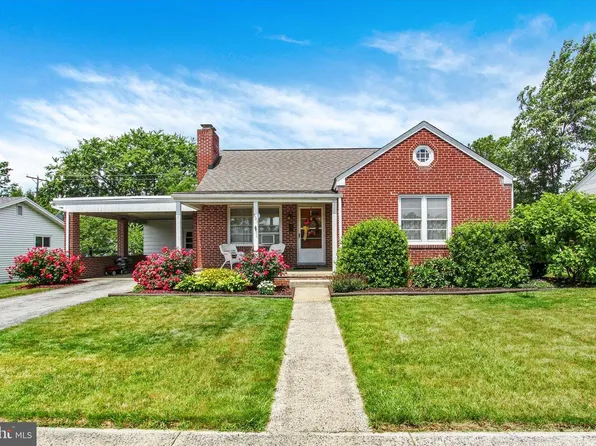 831 Johns Ave, Gettysburg, PA 17325