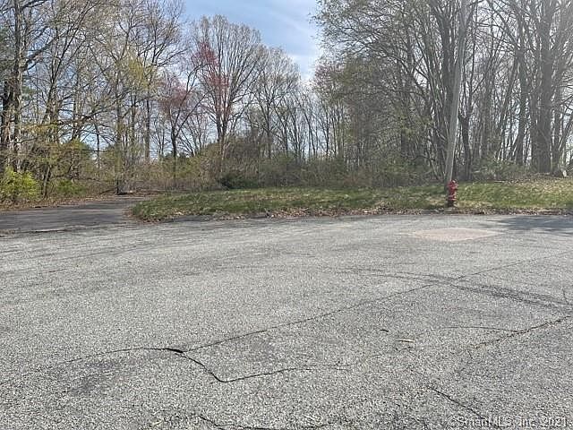 2nd image of 22 Aspen Ct