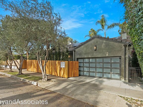 2nd image of 1156 S Carmelina Ave