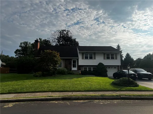 924 Liberty St, Emmaus, PA 18049