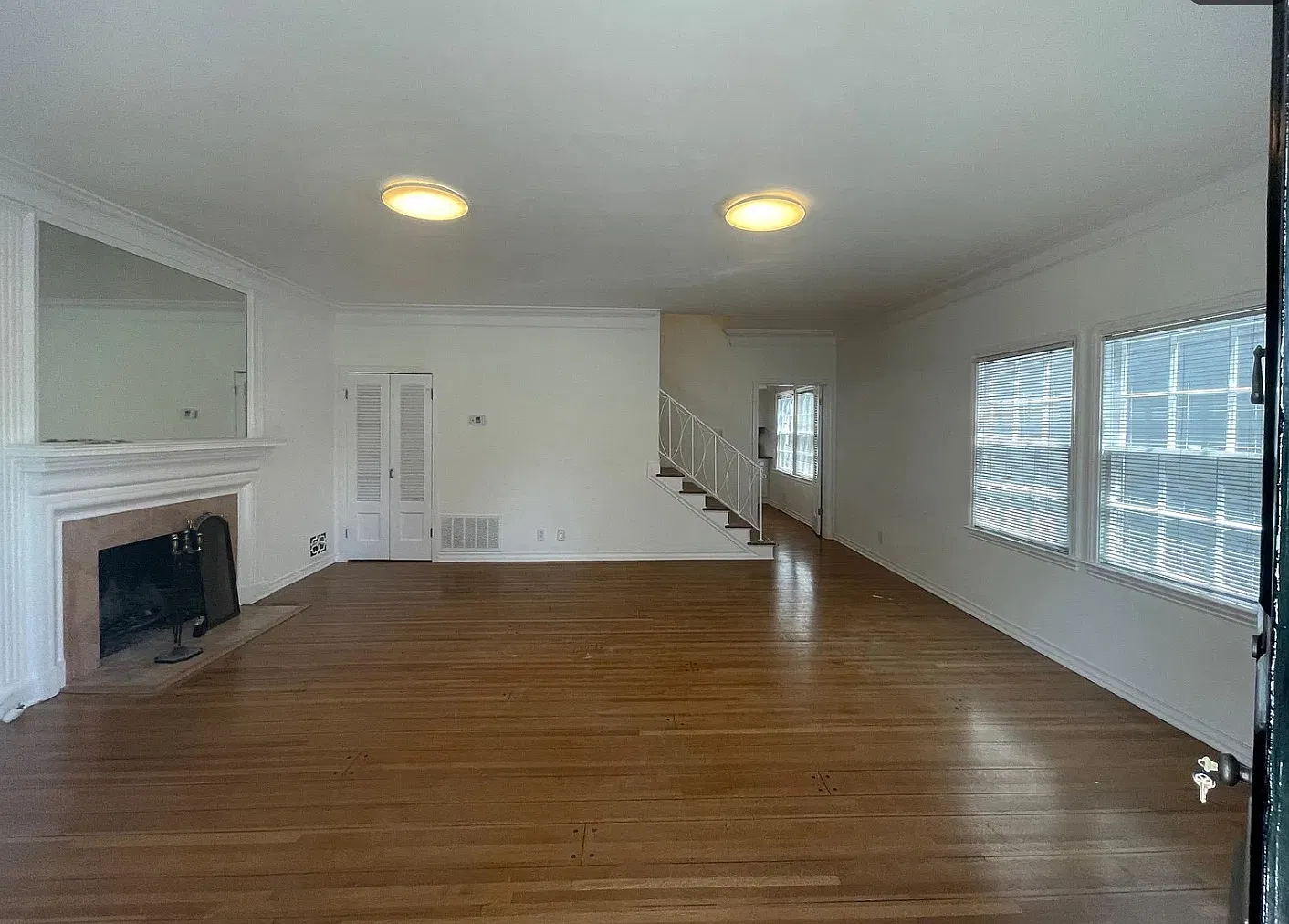 3 bed, 2.5 bath, 2100 sqft, $6,495 — Photo 4