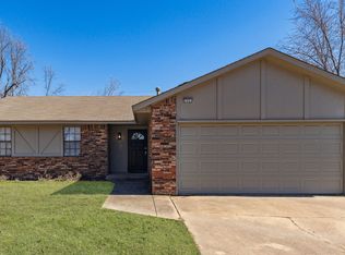 1131 N Hickory Dr W, Broken Arrow, OK 74012