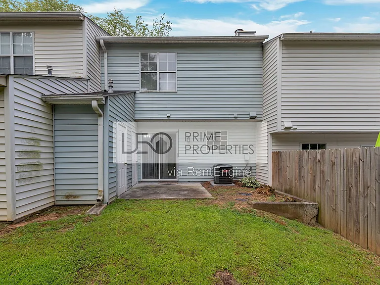 1008 Huntington Trce SE — Photo 16