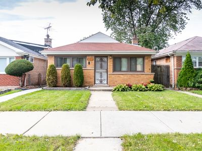 12142 S Bishop St, Chicago, IL, 60643