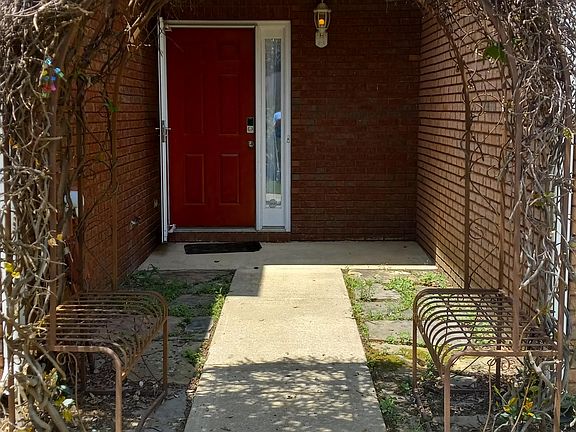 2nd image of 144 Candle Brook Dr