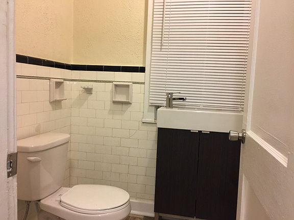 4th image of 915 Chartiers Ave #4
