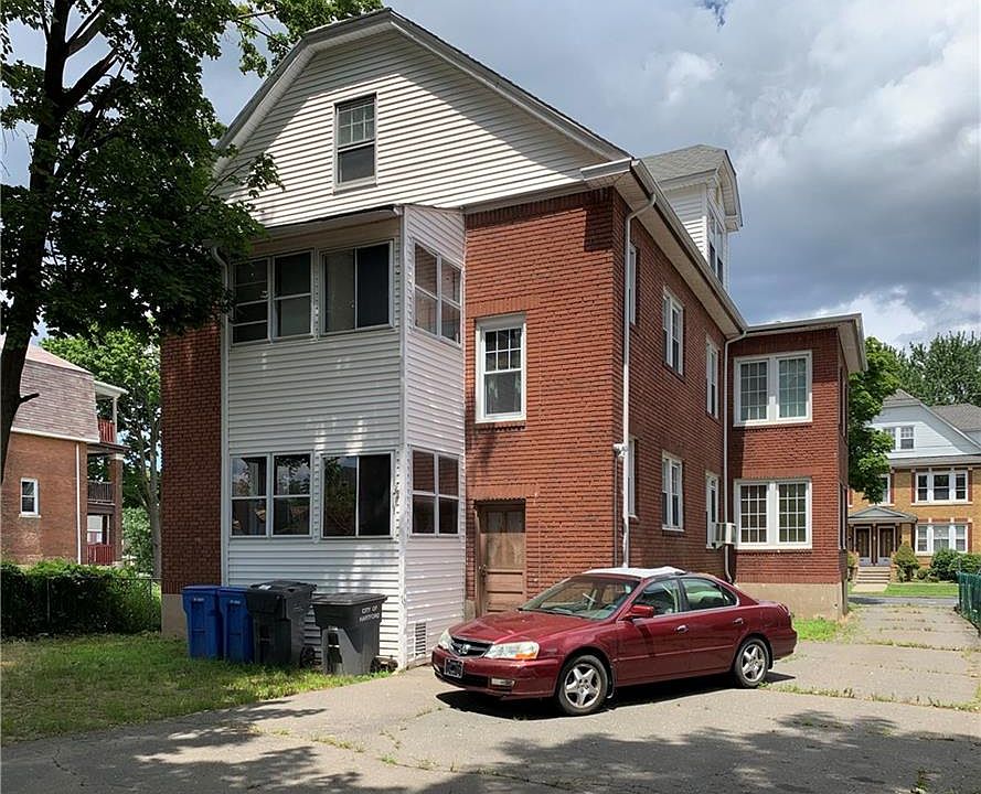 2nd image of 203 Otis St