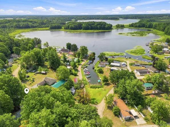 18934 Hillview Blvd, Barryton, MI 49305