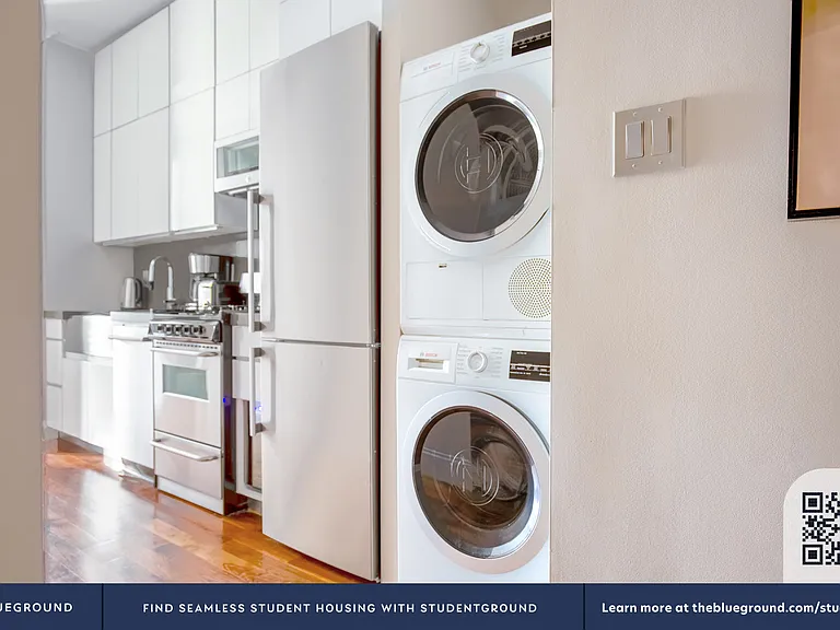 434 W 52nd St #5 — Photo 11
