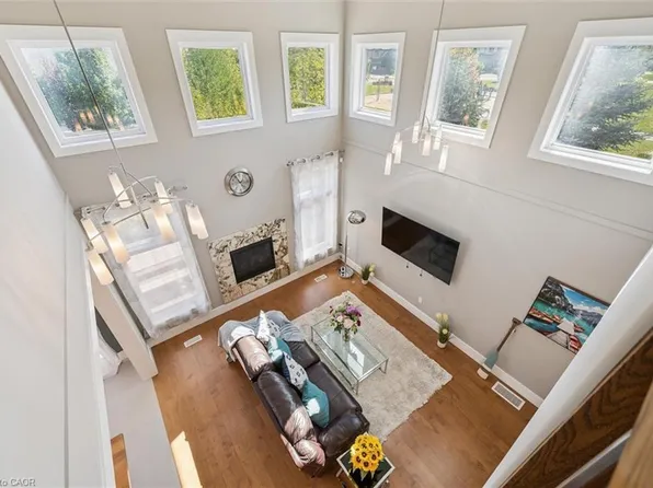 302 Grey Silo Rd, Waterloo, ON N2K 0C9