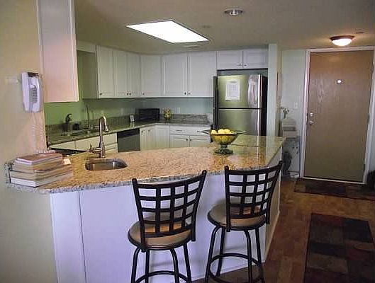 Kitchen eating area