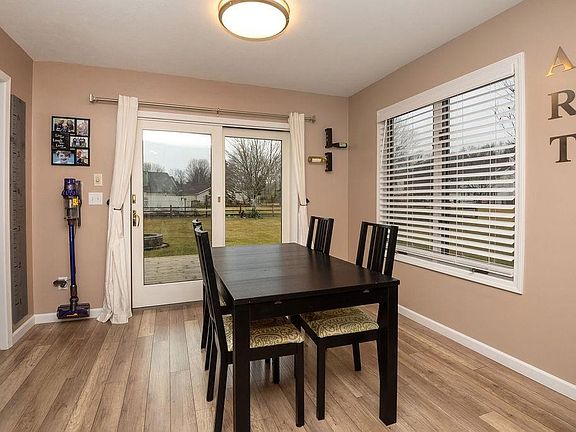 5th image of 53565 Arrowwood Dr