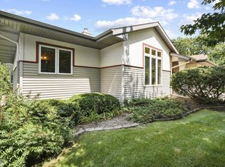 6907 Old Sauk Ct, Madison, WI 53717