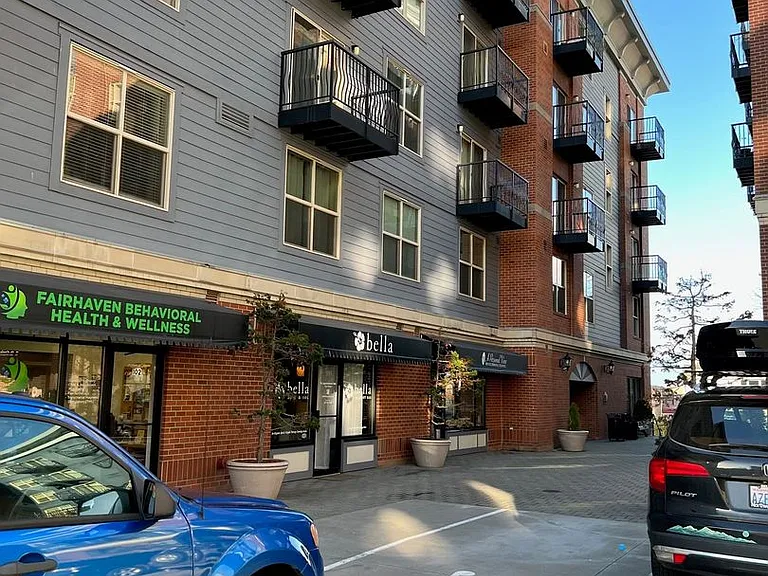 910 Harris Ave #201 — Photo 14