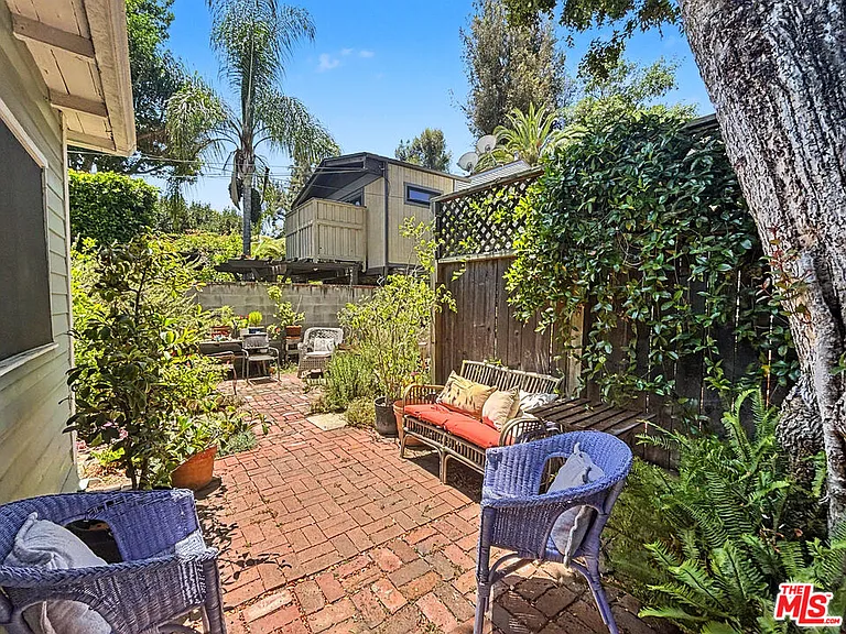 2139 Holly Dr — Photo 22