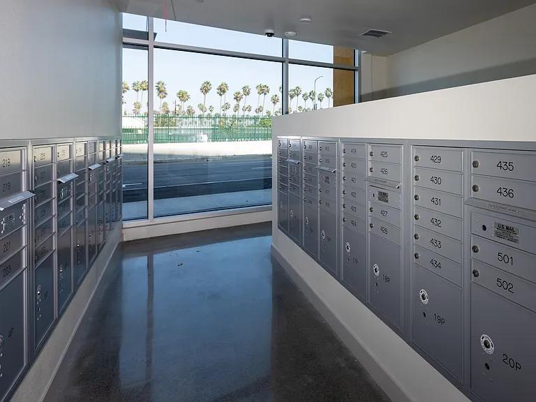 Crenshaw Lofts — Photo 29