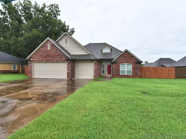 25615 Briar Dr, Claremore, OK 74019
