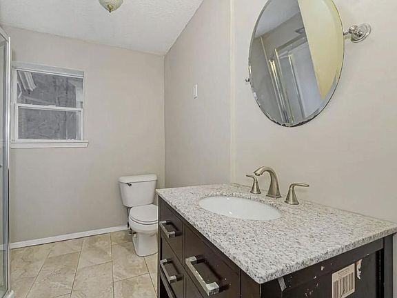 3rd image of 326 Fairbanks Ave #2