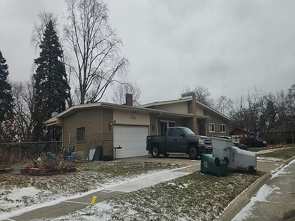 3rd image of 22649 Oak Ct