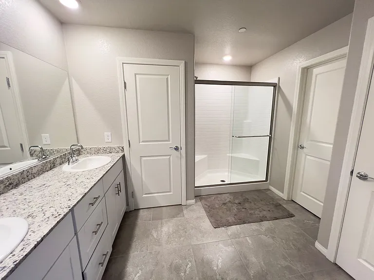 10946 Cambridge Lakes Ave — Photo 19