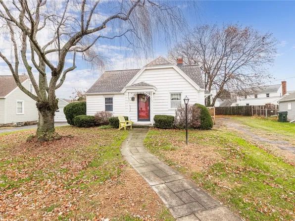 42 Idyllwood Ln, Rochester, NY 14617