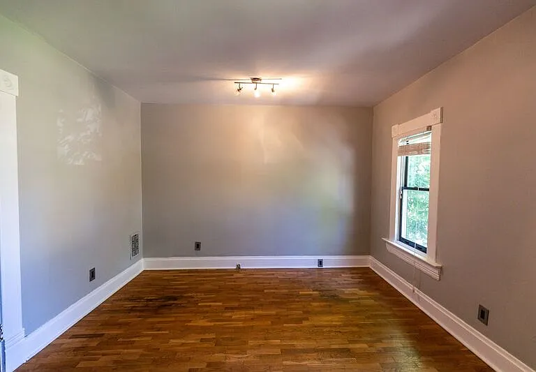 221-223 Thurman Ave #221 — Photo 14