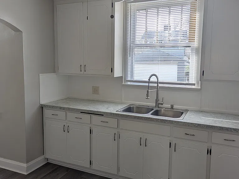 190 Nashoba Ave — Photo 4
