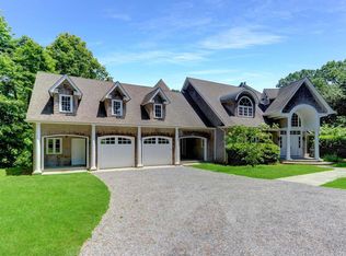 16 Thorman Ln, Huntington, NY 11743