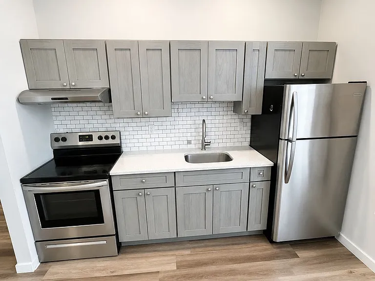 114 Ellison St #403 — Photo 2