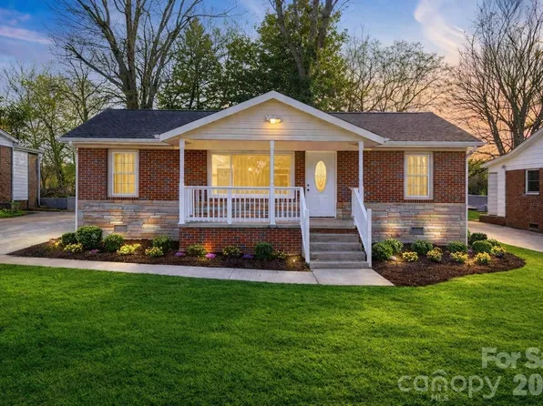 225 Brevard St, Statesville, NC 28677