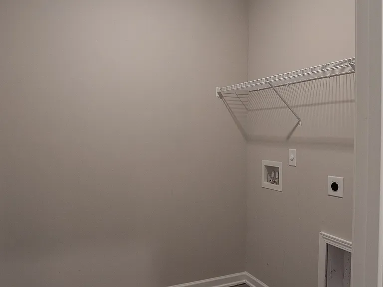 197 Jodi Pl — Photo 36