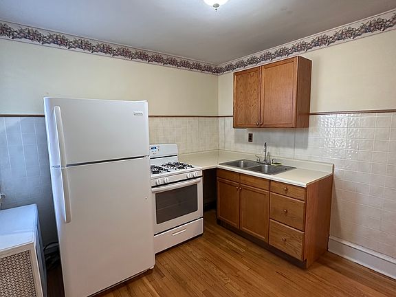 5th image of 7241 Cottage St Floor 2