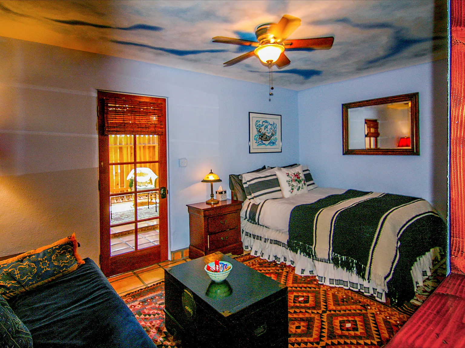 Studio, 700 sqft, $3,900 — Photo 2