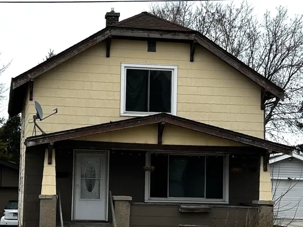 917 S 21st St, Manitowoc, WI 54220