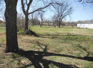 814 Sheppard Rd, Burkburnett, TX 76354