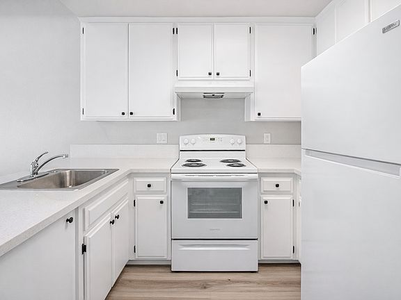 3rd image of 3717 Cogswell Rd #216