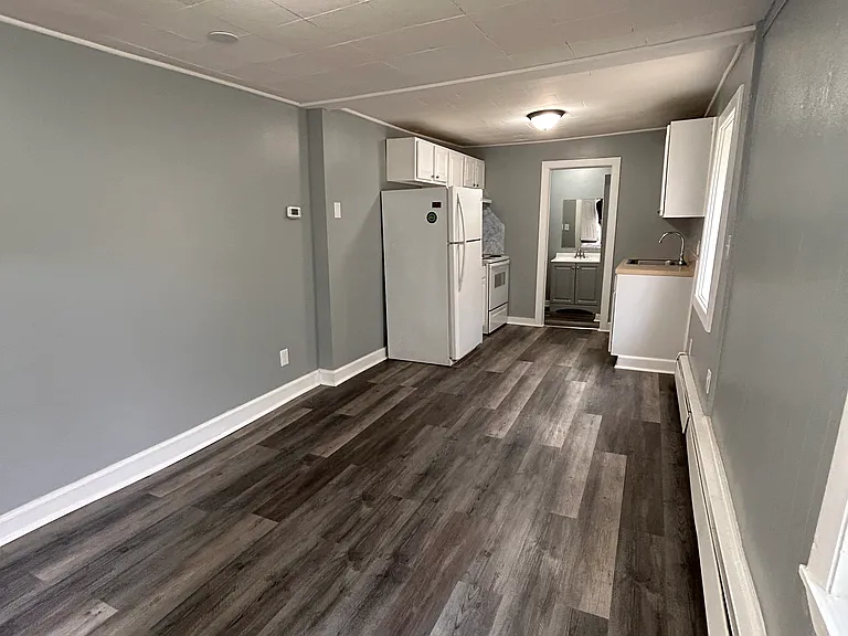 27 Cottage St #1 — Photo 1
