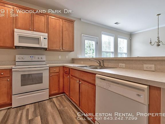 3rd image of 2912 Woodland Park Dr