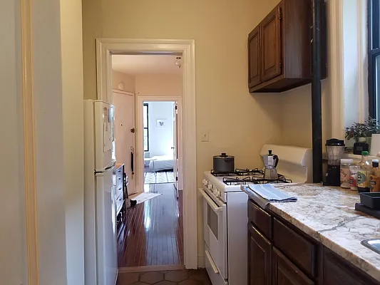 Rented by Frank Valvo Real Estate | media 37