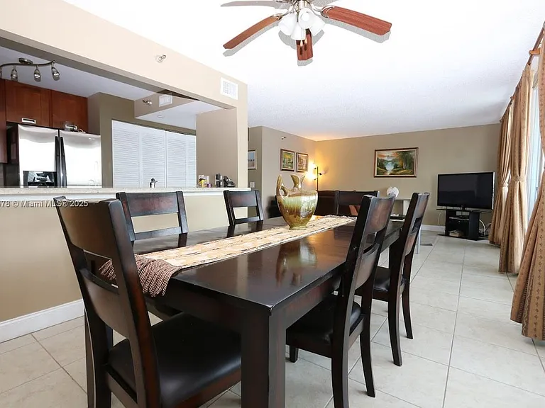 17800 N Bay Rd #404 — Photo 8