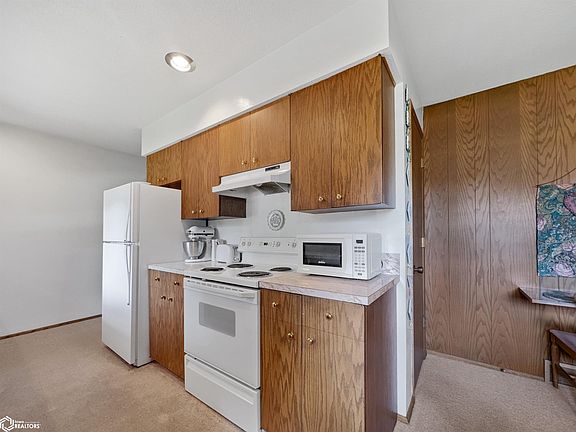 3rd image of 999 Glendale Park Dr