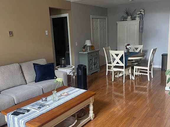 3rd image of 200 Woodlawn Ave