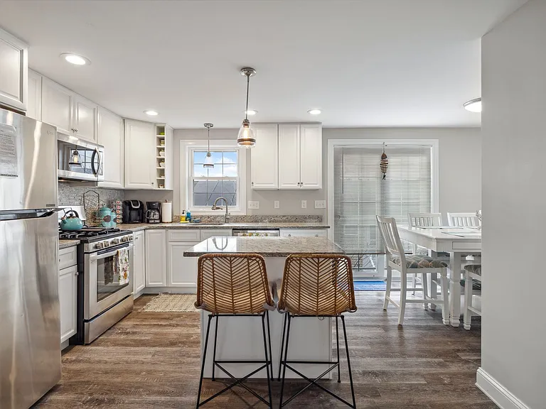70 Brissette Ave — Photo 15