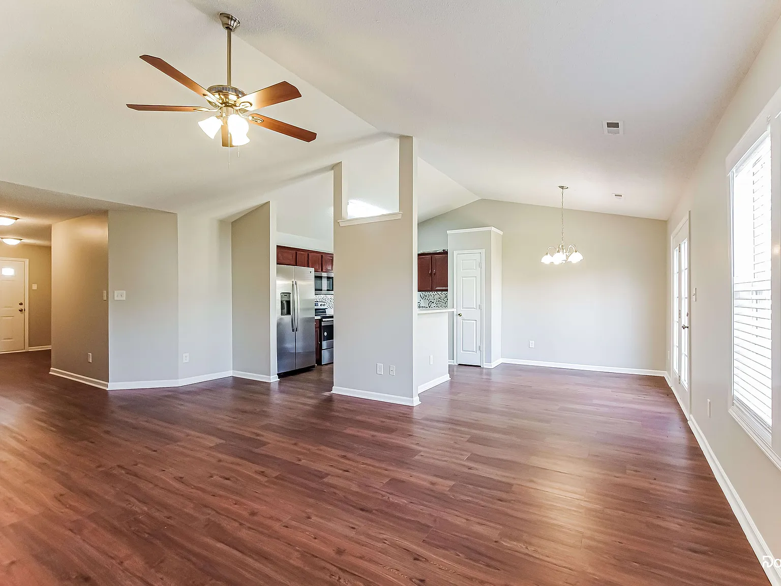 3 bed, 2.0 bath, 1866 sqft, $2,240 — Photo 4