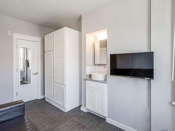 3rd image of 1507 California St #305